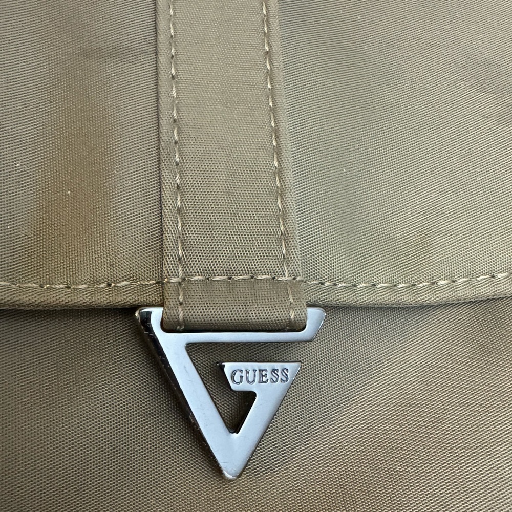 Y2K Guess Olive Green Nylon Crossbody Pouchette Mini Bag Purse Neutral Vintage - Picture 5 of 13